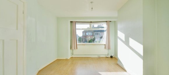 3 bedrooms House in Enfield, United Kingdom No. 11506 5