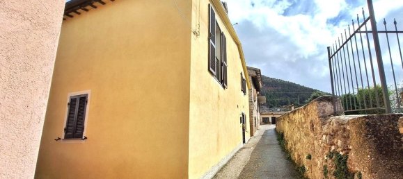 2 bedrooms Land in Spoleto, Italy No. 167529 3