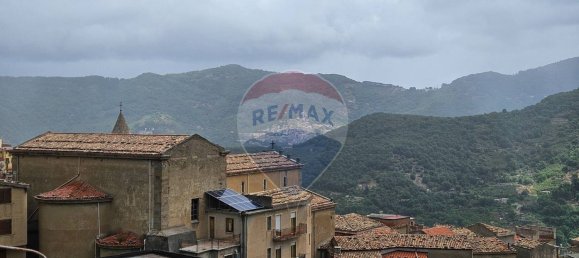 Квартира с 5 спальнями в Укрия, Италия № 354463 2