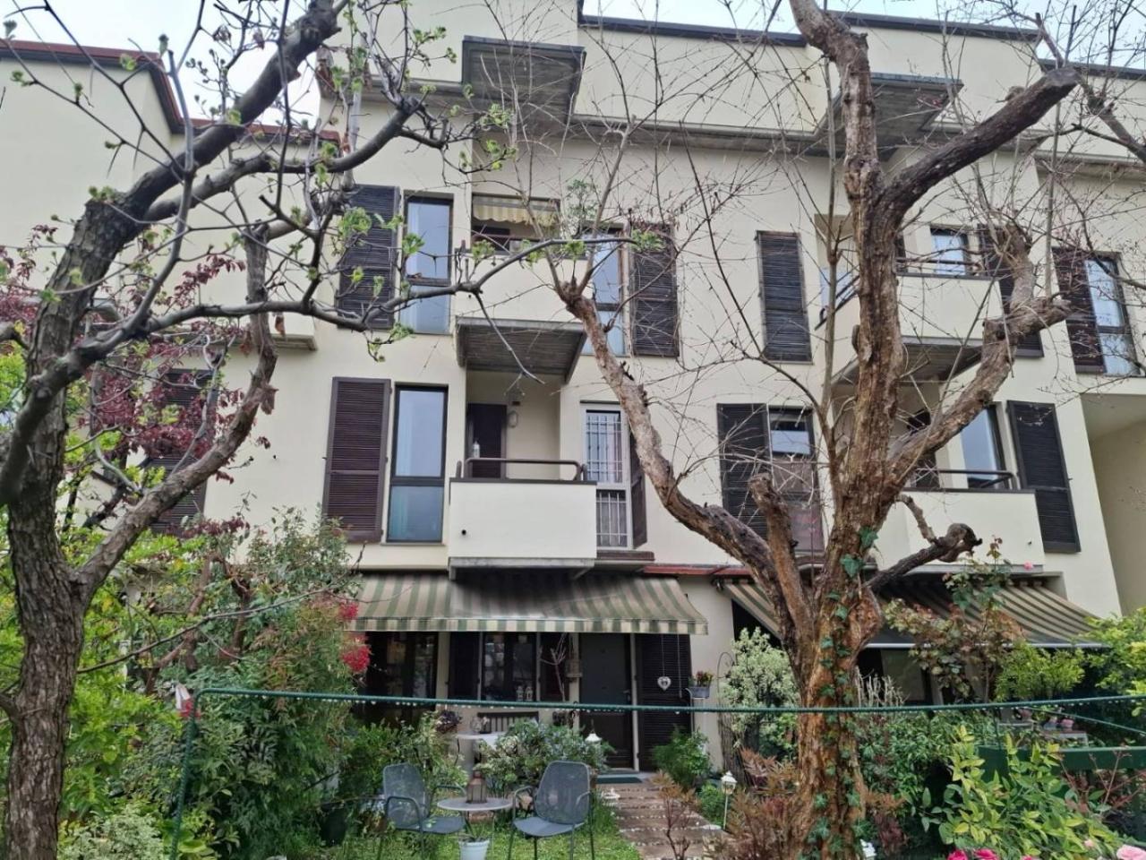 6 rooms House in Salò, Italy No. 30244