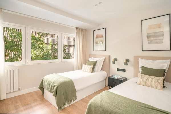 2 bedrooms Apartment in Madrid, Spain No. 127430