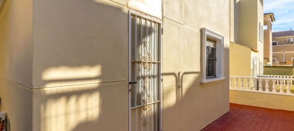 3 Schlafzimmer Villa in Alicante, Spain, Nr. 176454 7