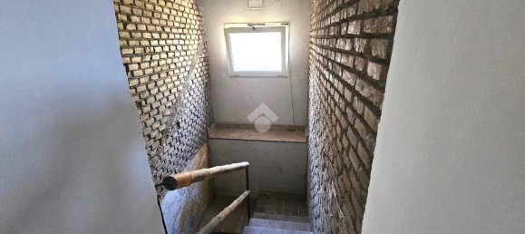  عقار تجاري في Rome, Italy 180متر مربع رقم 63101 14