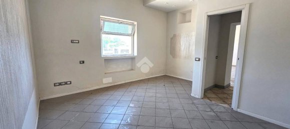  عقار تجاري في Rome, Italy 180متر مربع رقم 63101 12