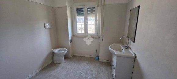  عقار تجاري في Rome, Italy 180متر مربع رقم 63101 9