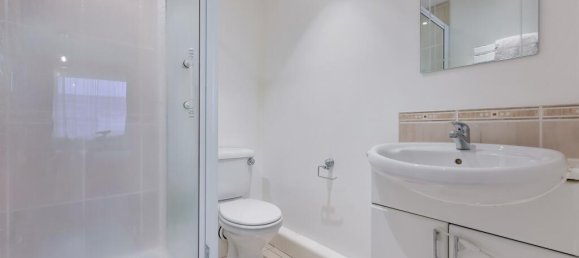 2 chambres Appartement à Feltham, United Kingdom No. 9836 7