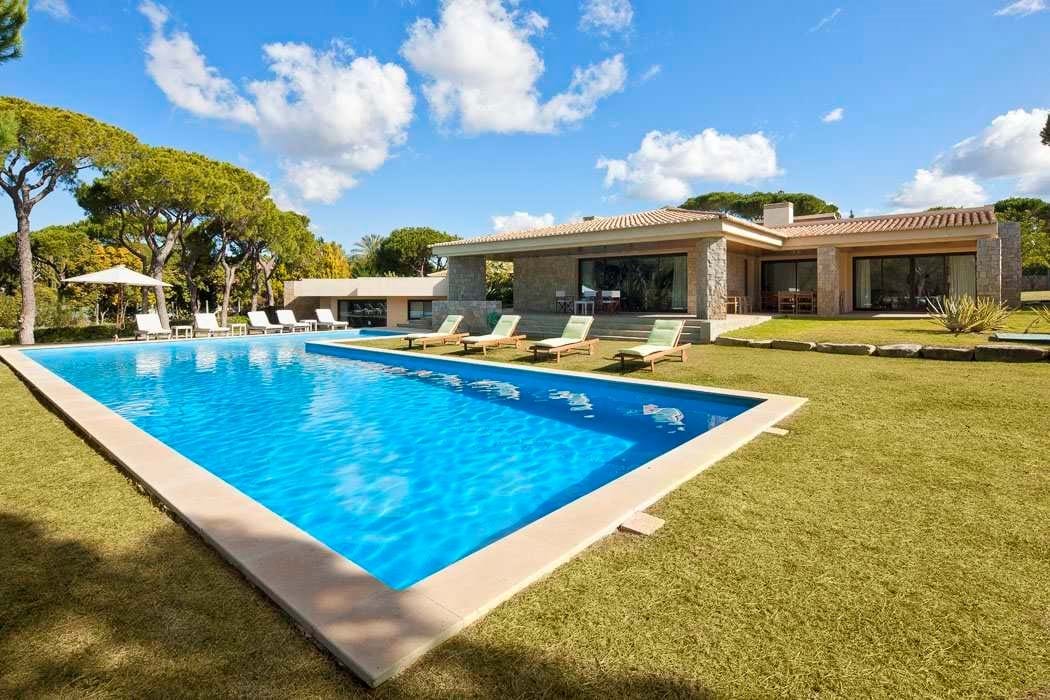4 bedrooms Villa in Quarteira, Portugal No. 308146