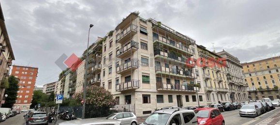 2 bedrooms Apartment in Milan, Italy No. 361601 4