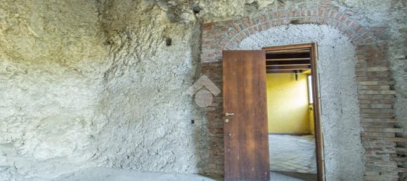  مرآب في Casperia, Italy 60متر مربع رقم 372136 5