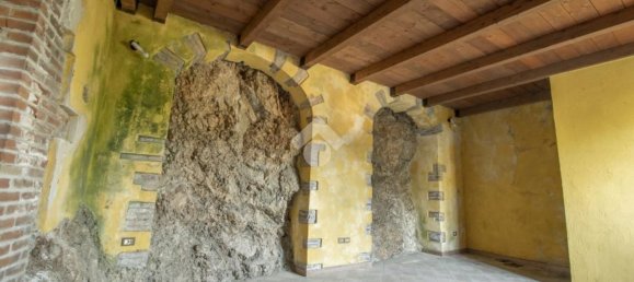  مرآب في Casperia, Italy 60متر مربع رقم 372136 8