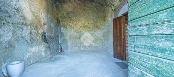  مرآب في Casperia, Italy 60متر مربع رقم 372136 3