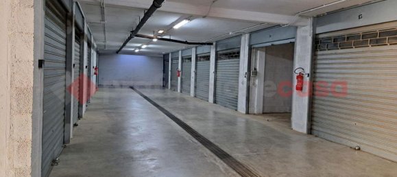 17m² Garage in Bari, Italy No. 151663 8