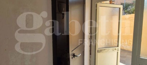 Apartamento de 3 dormitorios en Boscotrecase, Italy No. 341283 8