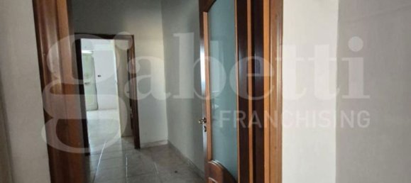 Apartamento de 3 dormitorios en Boscotrecase, Italy No. 341283 16