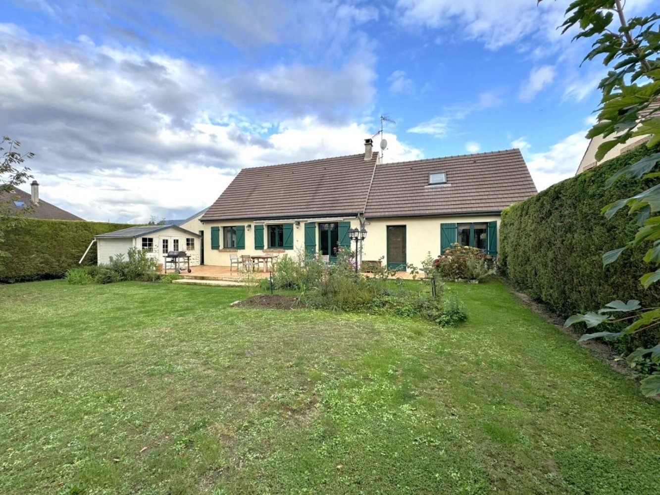 3 chambres Maison à Le Meux, France No. 240933