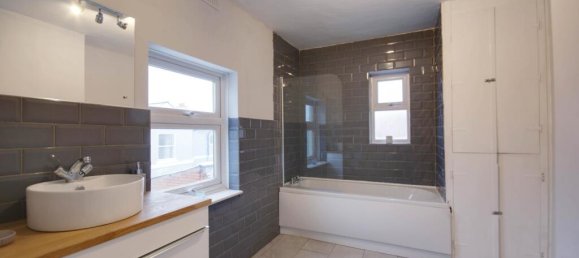 2 bedrooms House in Gloucester, United Kingdom No. 13749 12