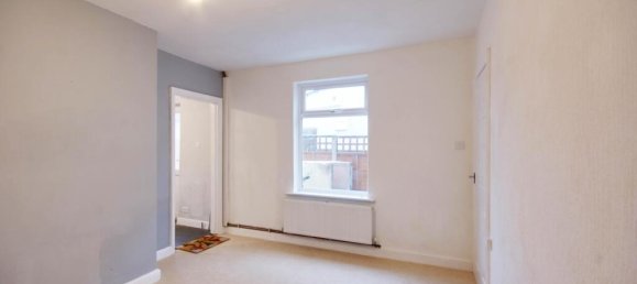 2 bedrooms House in Gloucester, United Kingdom No. 13749 6