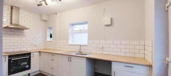 2 bedrooms House in Gloucester, United Kingdom No. 13749 2