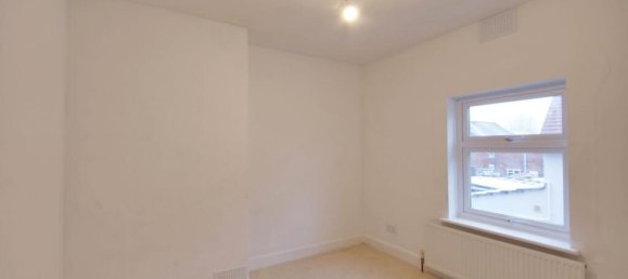 2 bedrooms House in Gloucester, United Kingdom No. 13749 11