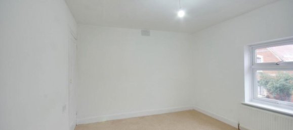 2 bedrooms House in Gloucester, United Kingdom No. 13749 9