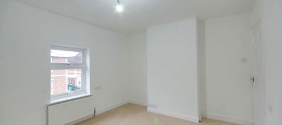 2 bedrooms House in Gloucester, United Kingdom No. 13749 10