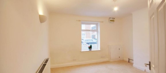 2 bedrooms House in Gloucester, United Kingdom No. 13749 4