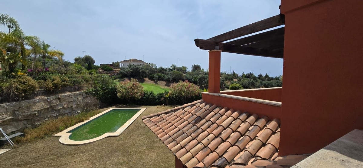 Villa de 5 dormitorios en Marbella, Spain No. 21395