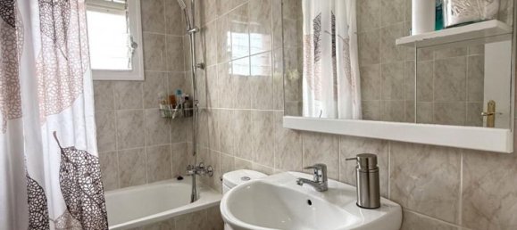 Apartamento de 4 dormitorios en Terrassa, Spain No. 21765 20