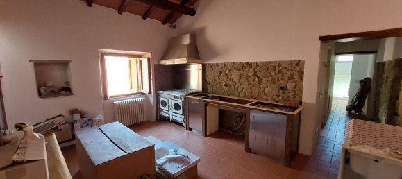 9-Zimmer Haus in Londa, Italy, Nr. 154536 3