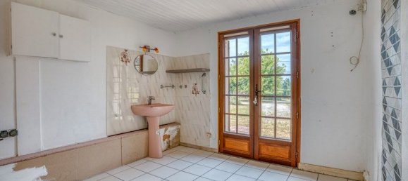 3 bedrooms House in Bergerac, France No. 294009 8