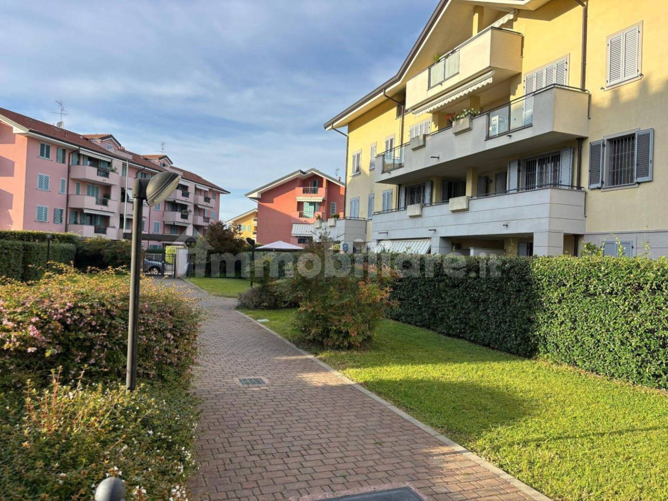 2 bedrooms Apartment in Vignate, Italy No. 388804