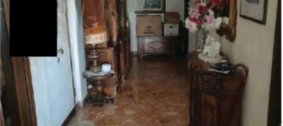 4-salle Appartement à Cardano al Campo, Italy No. 3153 6