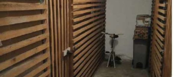 4-salle Appartement à Cardano al Campo, Italy No. 3153 17