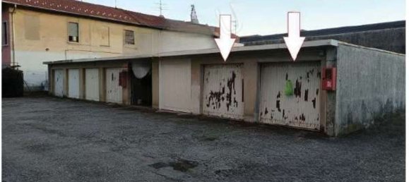 4-salle Appartement à Cardano al Campo, Italy No. 3153 16