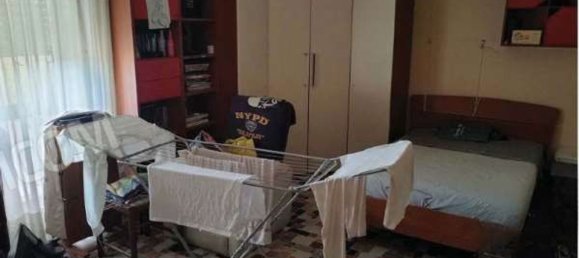 4-salle Appartement à Cardano al Campo, Italy No. 3153 7