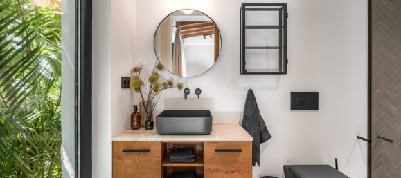 5 bedrooms Villa in Marbella, Spain No. 109039 28