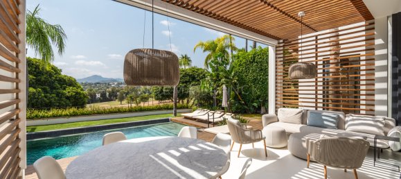 5 bedrooms Villa in Marbella, Spain No. 109039 2