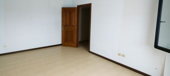151m² Office in Leno, Italy No. 364585 14