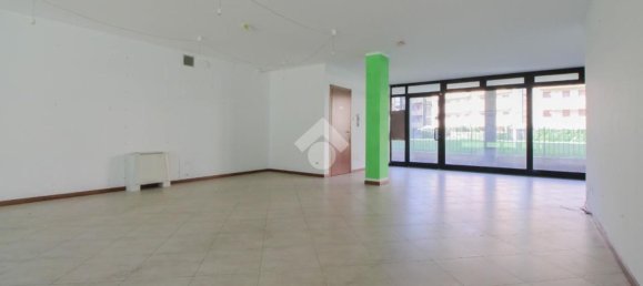 Коммерческая недвижимость 105м² в Курно, Италия № 379215 3