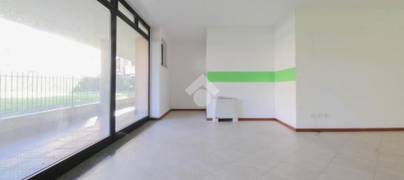 Коммерческая недвижимость 105м² в Курно, Италия № 379215 10