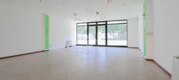 Коммерческая недвижимость 105м² в Курно, Италия № 379215 2