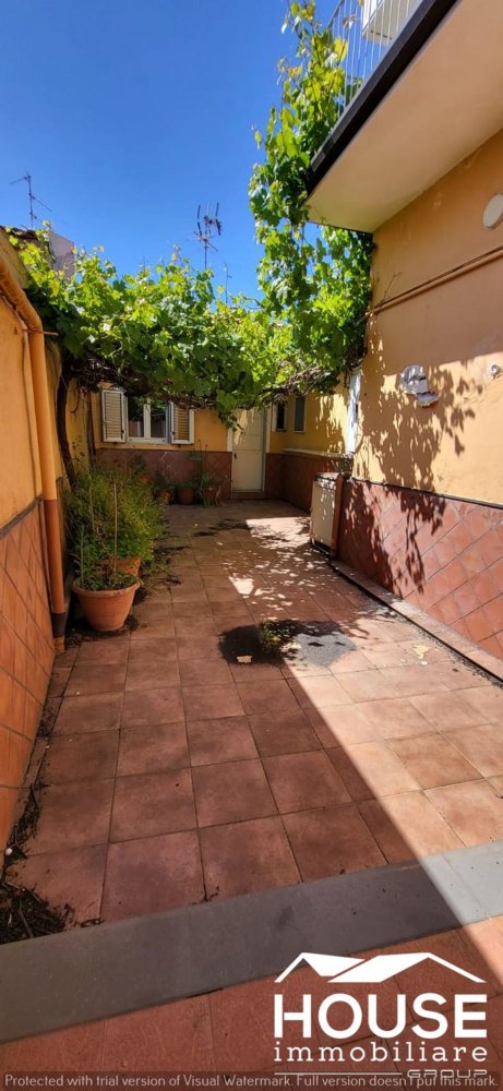 Квартира с 3 комнатами в Николози, Италия № 285240