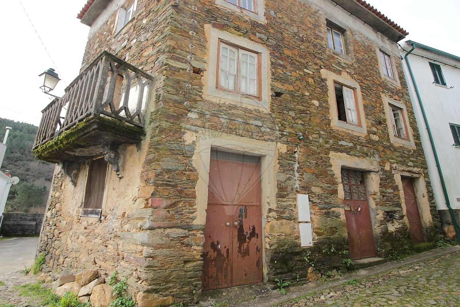 Дом с 3 спальнями в Уньяйш у Велью, Португалия № 157661