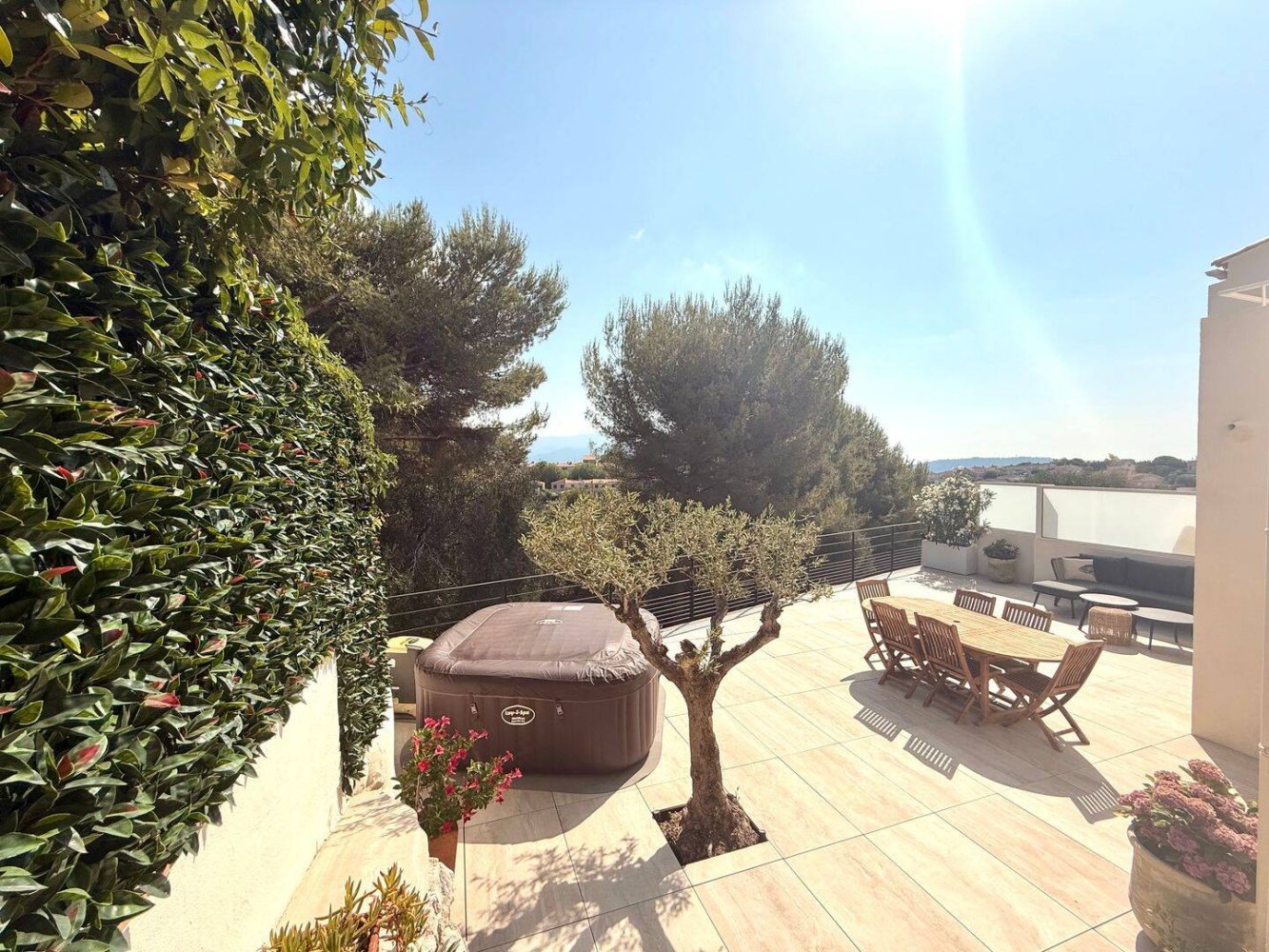 2 bedrooms House in Nice, France No. 328702