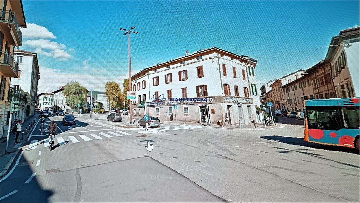 2 bedrooms Apartment in Bergamo, Italy No. 305900