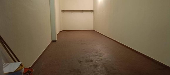 35m² Garage in Turin, Italy No. 32189 3