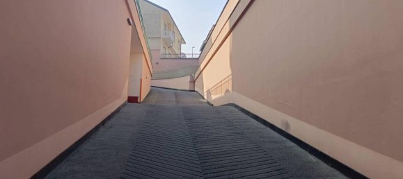 35m² Garage in Turin, Italy No. 32189 2