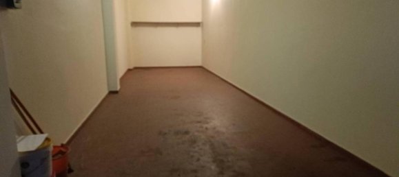 35m² Garage in Turin, Italy No. 32189 9