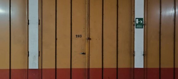 35m² Garage in Turin, Italy No. 32189 4