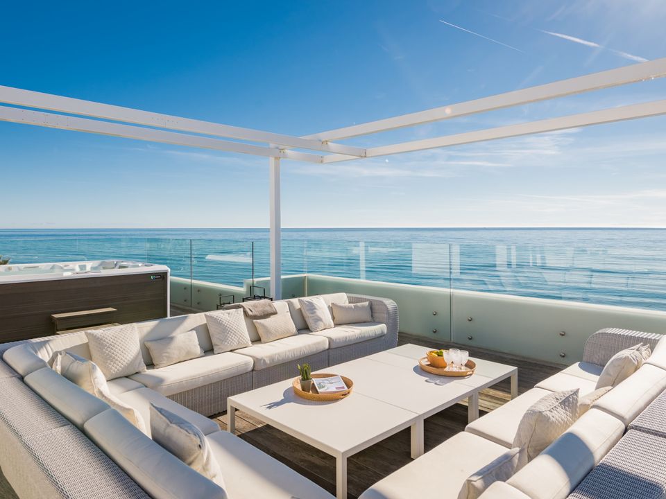 6 bedrooms Villa in Marbella, Spain No. 183888